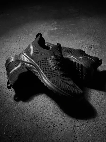 נעלי אימון שחורות אלגנטיות